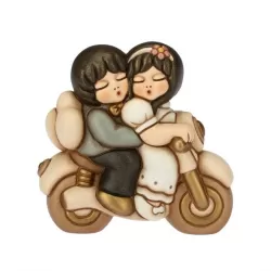 Coppia di sposini grandi su moto - Thun