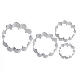 Tagliapasta fiore in metallo 4 pezzi da cm. 13 a 7x1,5 h.