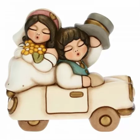 Coppia sposini grandi su macchina - Thun