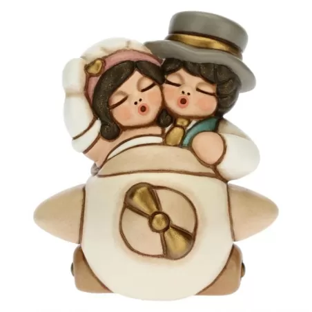 Coppia sposini piccoli su aereo - Thun