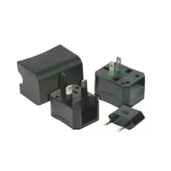 Adattatore da viaggio universale con spine standard UE, USA, UK