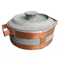 Stufino, Tegame Cm.32 basso rilegato con maniglie in rame e coperchio in pietra ollare - Pietra ollare Valmalenco
