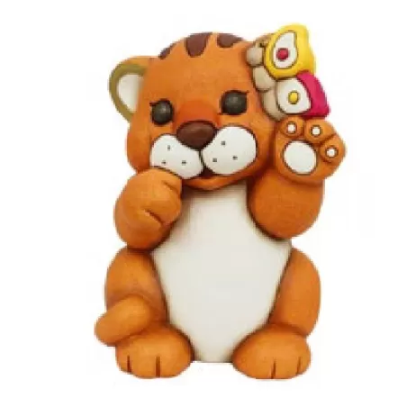 Tigre Thea in piedi con farfalla - Thun