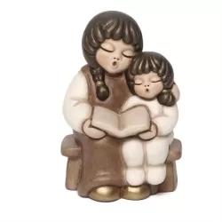 Coppia di bimbi che leggono presepe giubileo, bianco - Thun